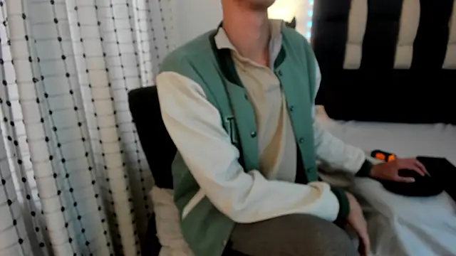 loverisu-coral online show from 12-21-25, 07:21