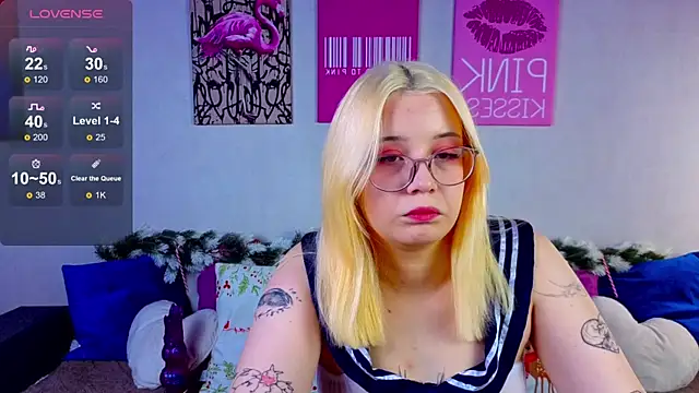 AuroraPrincess online show from 12-22-25, 01:19