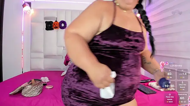 Snapshot of LunaaSweett chatting on 10-16-25, 08:32 LunaaSweett online show from 10-16-25, 08:32