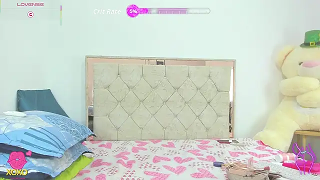 LunaaSweett online show from 04-25-26, 01:52