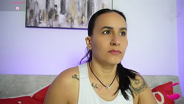 Snapshot of Sara_Charmy chatting on 11-18-25, 08:52 Sara Charmy online show from 11-18-25, 08:52