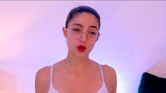 Snapshot of Angell-Bell- chatting on 03-12-25, 03:51 Angell-Bell- online show from 03-12-25, 03:51