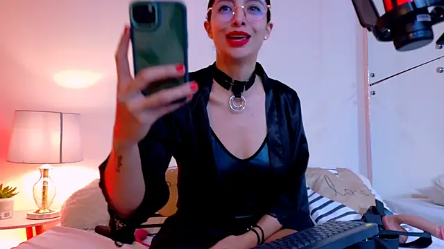 Snapshot of Angell-Bell- chatting on 03-13-25, 06:45 Angell-Bell- online show from 03-13-25, 06:45