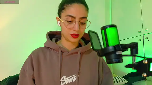 Snapshot of Angell-Bell- chatting on 03-17-25, 04:54 Angell-Bell- online show from 03-17-25, 04:54