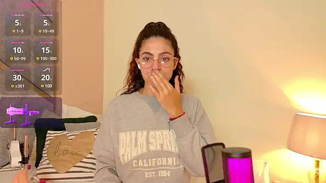 Snapshot of Angell-Bell- chatting on 03-20-25, 05:04 Angell-Bell- online show from 03-20-25, 05:04