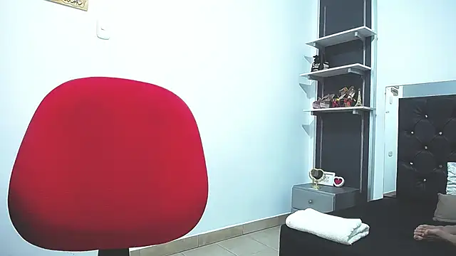 Snapshot of Danna_Tyson chatting on 09-18-25, 04:31 Danna Tyson online show from 09-18-25, 04:31