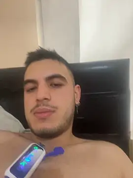 Snapshot of Iamcan_07 chatting on 11-02-25, 12:18 Iamcan 07 online show from 11-02-25, 12:18