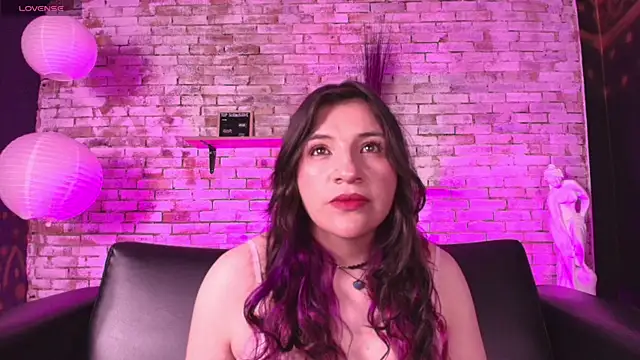 TaraTaylorr online show from 11-15-25, 07:10