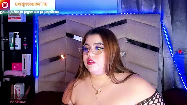 Snapshot of MadissonLee__ chatting on 06-02-26, 10:23 MadissonLee online show from 06-02-26, 10:23