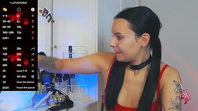 Miss Vic online show from 11-12-25, 05:02