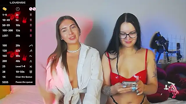 Miss Vic online show from 11-16-25, 03:28