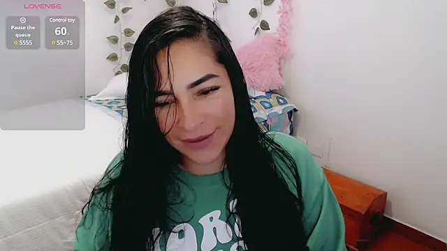 luna lgomez  online show from 03-18-25, 11:08