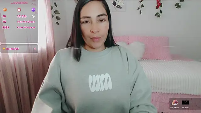 Snapshot of luna_lgomez_ chatting on 10-31-25, 02:07 luna lgomez online show from 10-31-25, 02:07