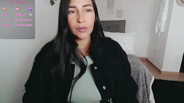 Snapshot of luna_lgomez_ chatting on 11-26-25, 01:12 luna lgomez online show from 11-26-25, 01:12