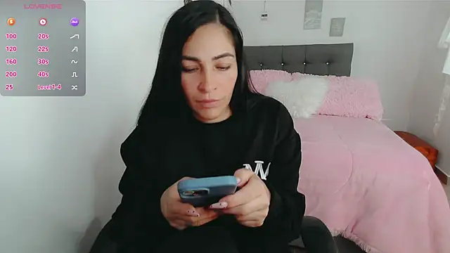 luna lgomez  online show from 12-23-25, 05:16