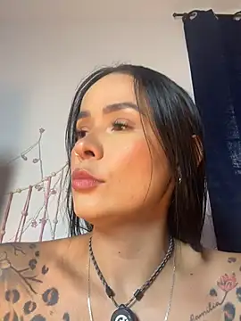 HotAlana  online show from 04-28-26, 04:12