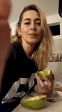 Sara Valkyri online show from 03-08-25, 04:12