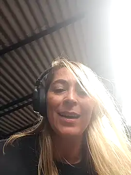 Sara Valkyri online show from 03-13-25, 06:56