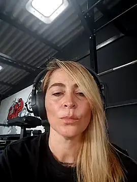 Sara Valkyri online show from 03-13-25, 10:21