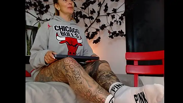 Sara Valkyri online show from 03-17-25, 09:55