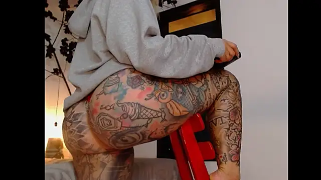 Sara Valkyri online show from 03-18-25, 01:00