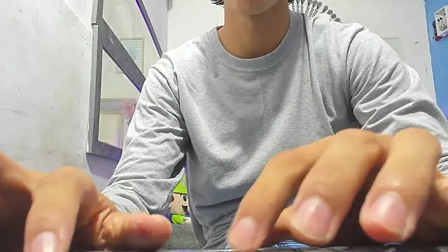 heiker  online show from 03-21-25, 02:18