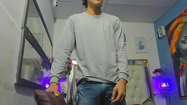 heiker  online show from 03-21-25, 05:43