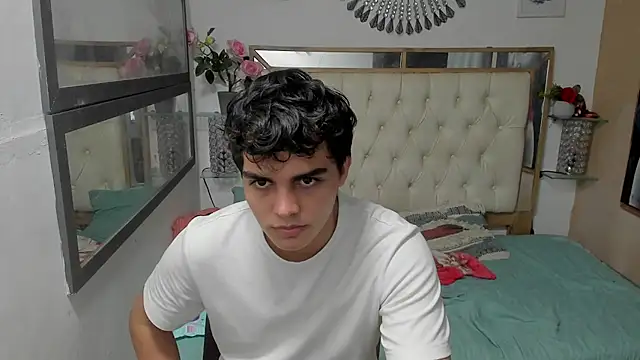 heiker  online show from 10-21-25, 04:46