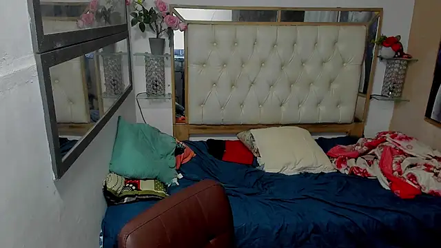 heiker  online show from 12-15-25, 02:49