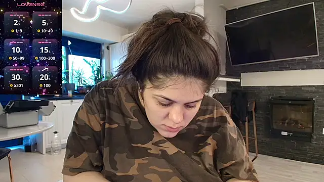 Layla- online show from 02-25-25, 10:37