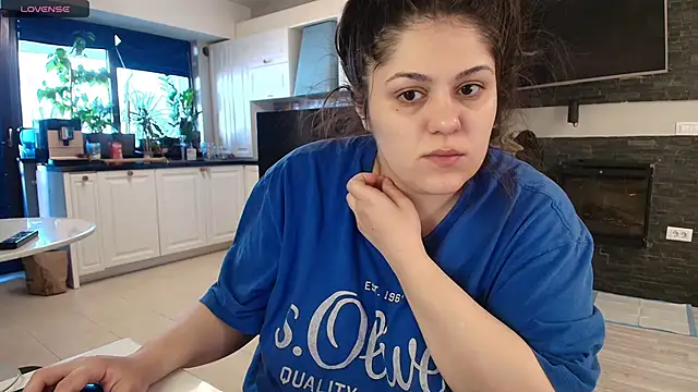 Layla- online show from 03-21-25, 02:29