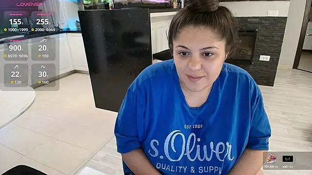 Layla- online show from 09-25-25, 10:19