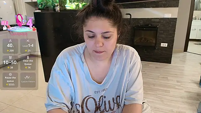 Layla- online show from 04-26-26, 10:24