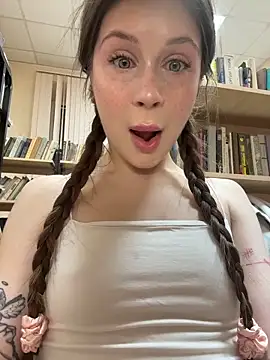 Snapshot of melicious_ chatting on 02-04-26, 05:35 melicious online show from 02-04-26, 05:35