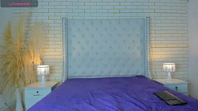 Emilly wilson  online show from 11-04-25, 12:15