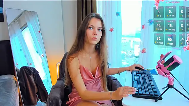 Snapshot of Alice_neon chatting on 09-13-25, 12:54 Alice neon online show from 09-13-25, 12:54