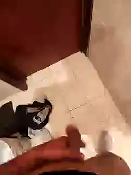 Snapshot of enoc369 chatting on 03-20-25, 01:37 enoc369 online show from 03-20-25, 01:37