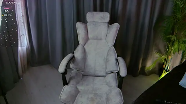 Snapshot of AssolMonet chatting on 10-27-25, 07:01 AssolMonet online show from 10-27-25, 07:01