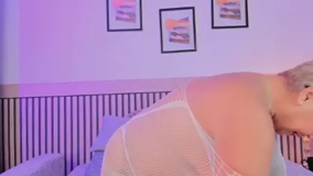 Snapshot of Lucy_Milf_68 chatting on 11-21-25, 10:47 Lucy Milf 68 online show from 11-21-25, 10:47