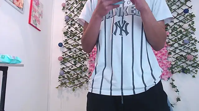 willians   0 online show from 10-10-25, 04:11