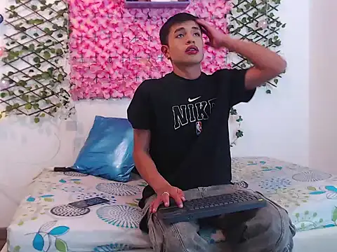 willians   0 online show from 10-28-25, 03:54