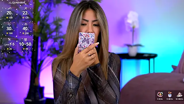 Snapshot of SophiaPotts chatting on 10-10-25, 03:27 SophiaPotts online show from 10-10-25, 03:27