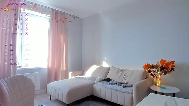 Snapshot of dinky__emily chatting on 09-29-25, 06:18 dinky emily online show from 09-29-25, 06:18