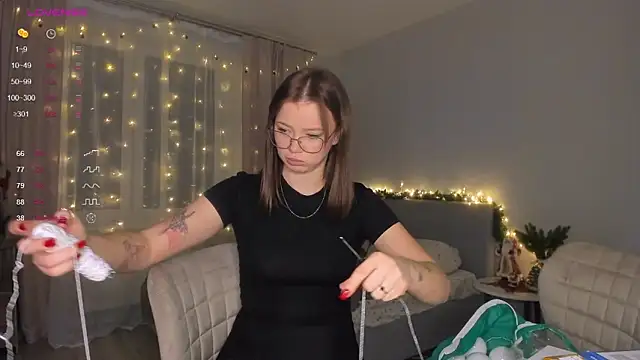 Snapshot of dinky__emily chatting on 11-26-25, 04:08 dinky emily online show from 11-26-25, 04:08