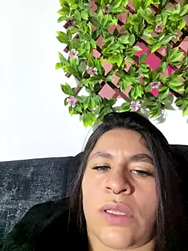 Snapshot of sofia_23x chatting on 10-10-25, 12:48 sofia 23x online show from 10-10-25, 12:48