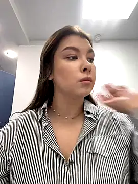 HannaJohnson online show from 12-19-25, 06:20