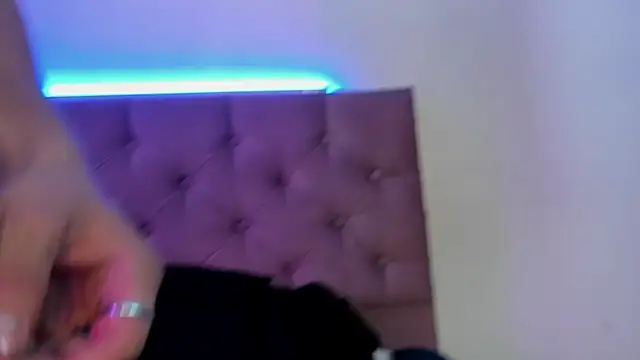 Snapshot of Andrew_Wolff chatting on 03-02-25, 06:05 Andrew Wolff online show from 03-02-25, 06:05