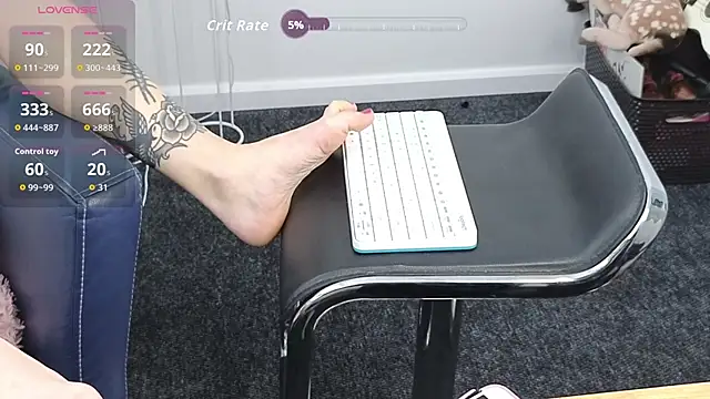 Snapshot of EmmaGallen chatting on 10-15-25, 09:53 EmmaGallen online show from 10-15-25, 09:53