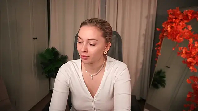 christie luv online show from 11-14-25, 02:27