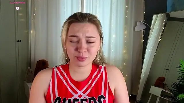 christie luv online show from 03-06-26, 11:17